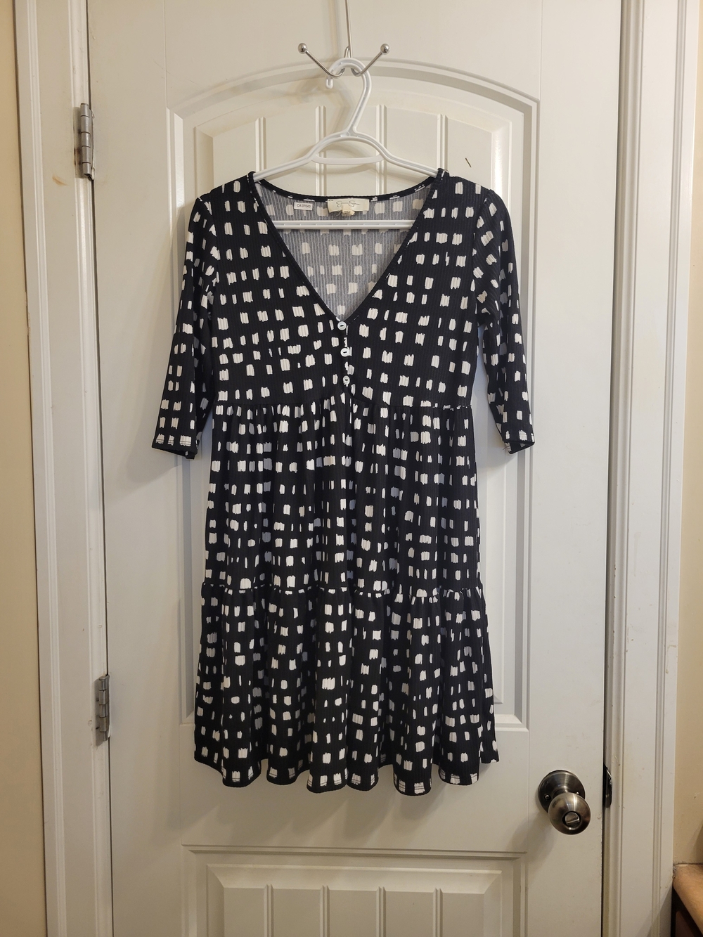 2/$25 Jessica Simpson Black and White V-Neck Tiered Midi Dress